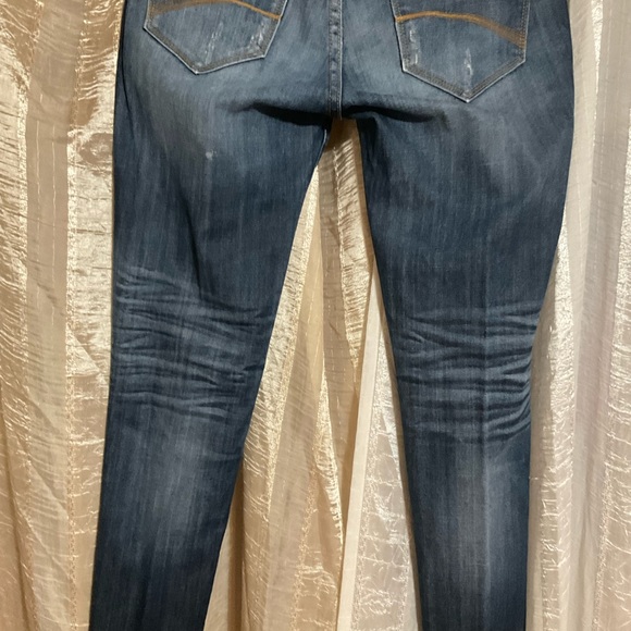 Driftwood Marilyn Lila Rose Embroidered Jeans 28 EUC - Picture 6 of 11